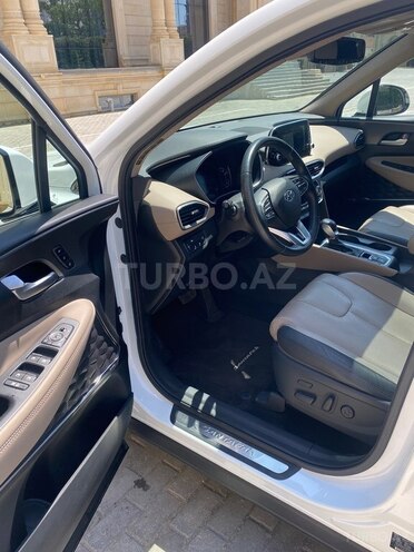 Hyundai Santa Fe-13