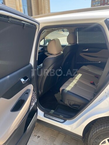 Hyundai Santa Fe-12