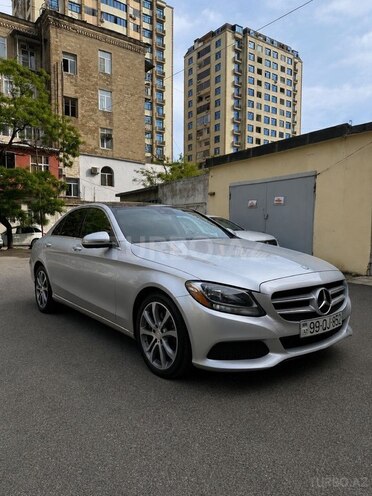 Mercedes C 300 4MATIC-2