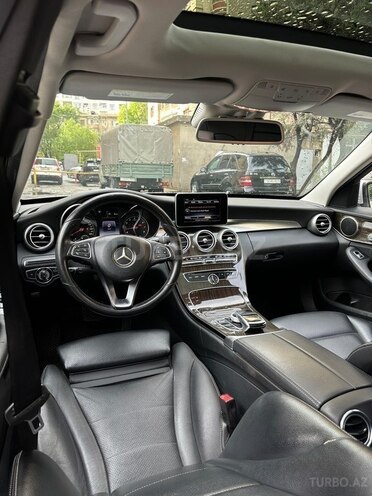Mercedes C 300 4MATIC-8