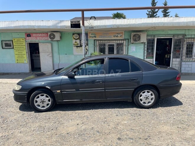 Opel Omega-4