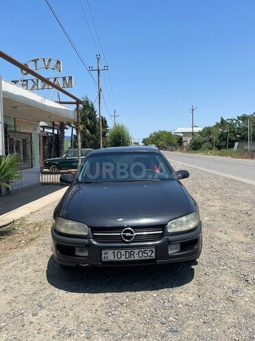 Opel Omega-1