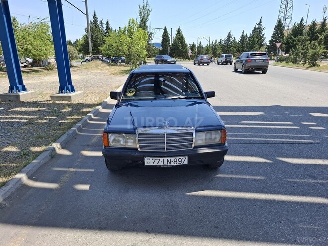 Mercedes 190-1