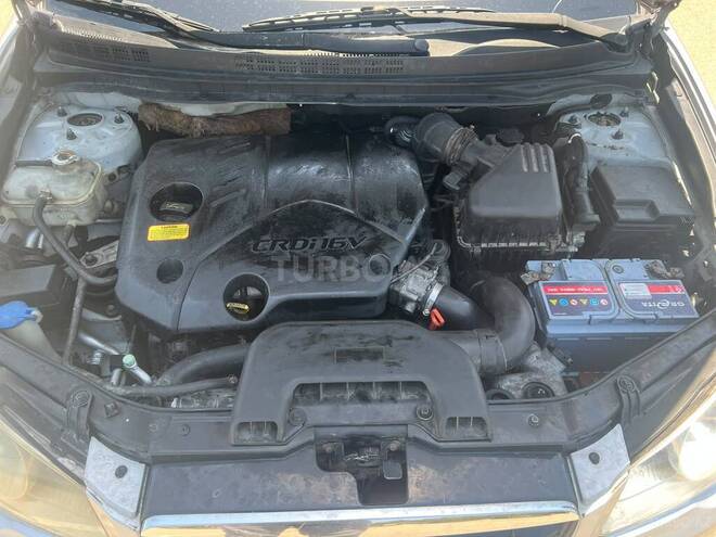 Hyundai Elantra-12