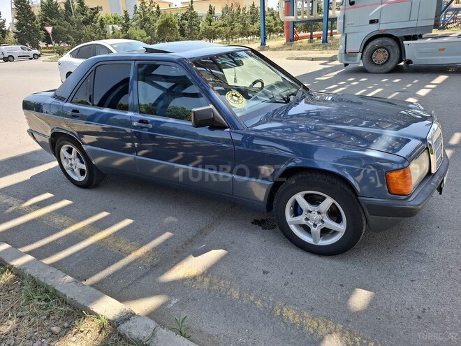 Mercedes 190-12