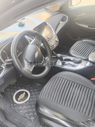 Chevrolet Malibu-8