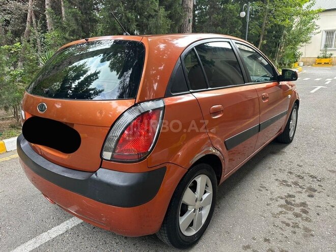 Kia Rio-5