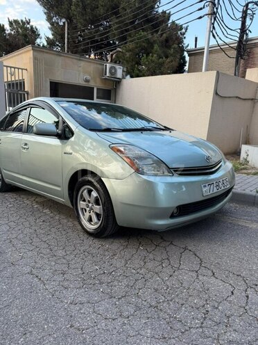 Toyota Prius-2