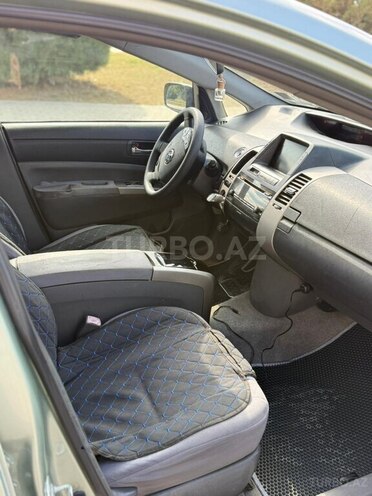 Toyota Prius-5