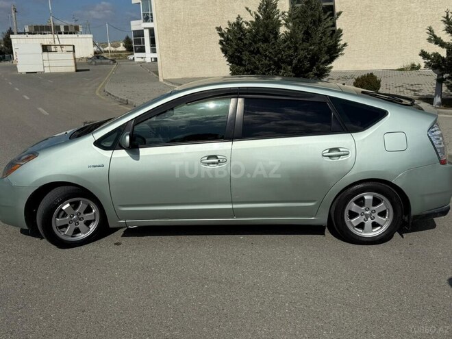 Toyota Prius-12