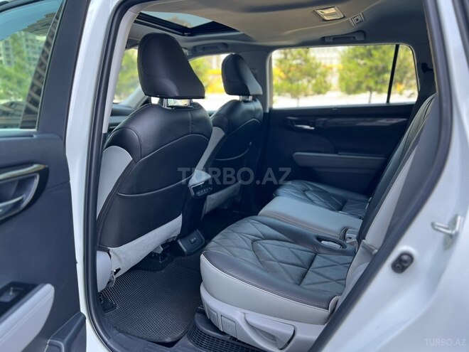 Toyota Highlander-6