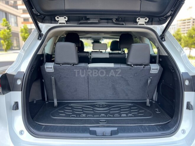 Toyota Highlander-12
