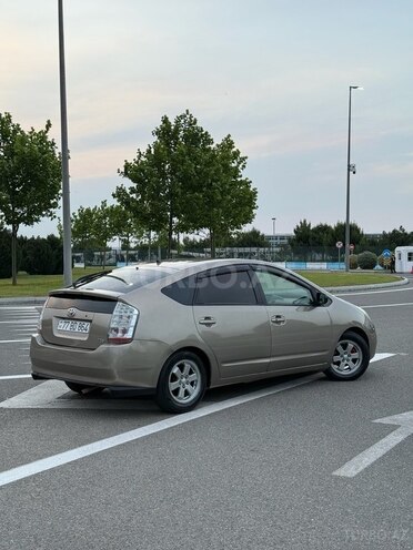 Toyota Prius-3