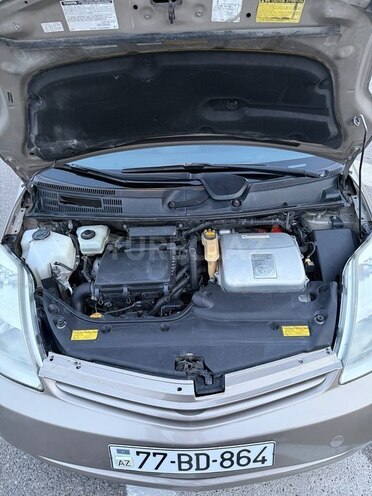 Toyota Prius-11