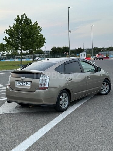 Toyota Prius-4