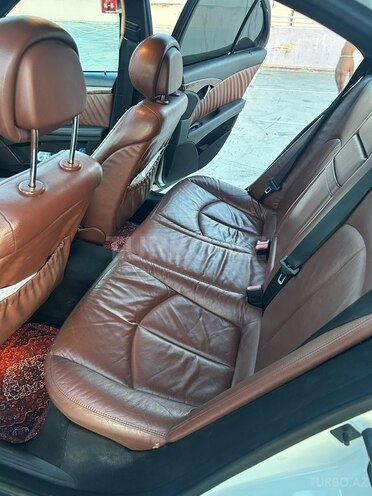 Mercedes E 230-10