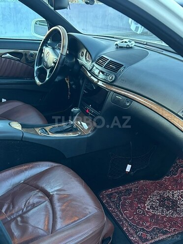 Mercedes E 230-12
