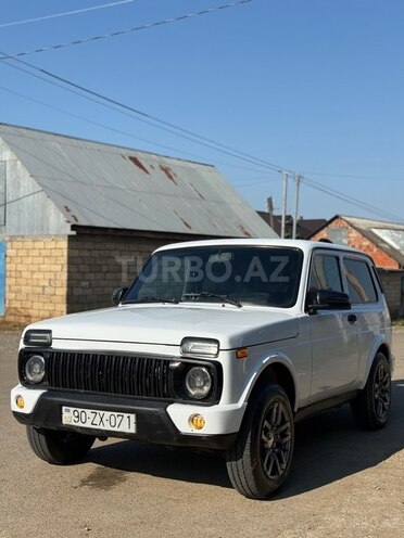 LADA (VAZ) Niva-11