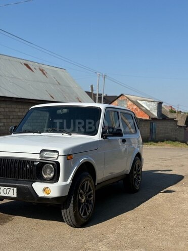 LADA (VAZ) Niva-8