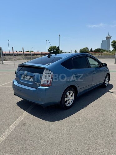Toyota Prius-4
