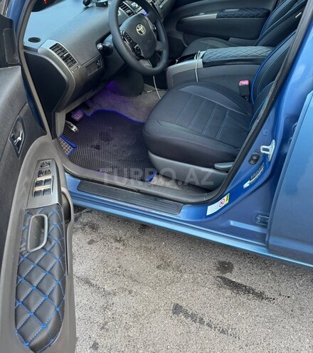 Toyota Prius-8