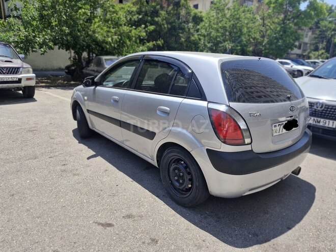 Kia Rio-5