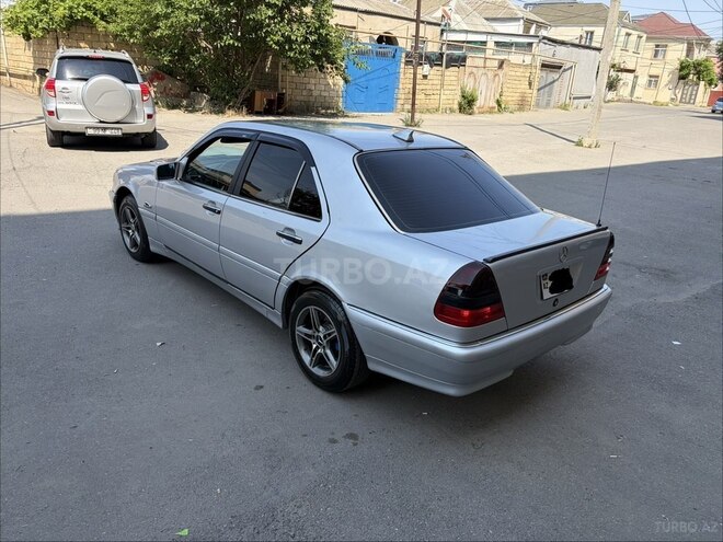 Mercedes C 200-8