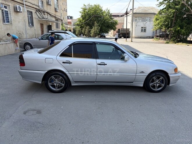 Mercedes C 200-4