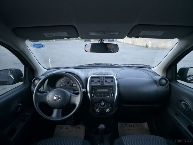 Nissan March-8