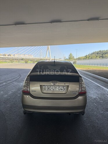 Toyota Prius-7