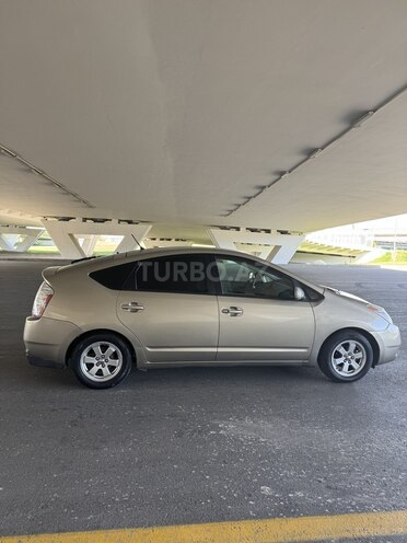 Toyota Prius-5
