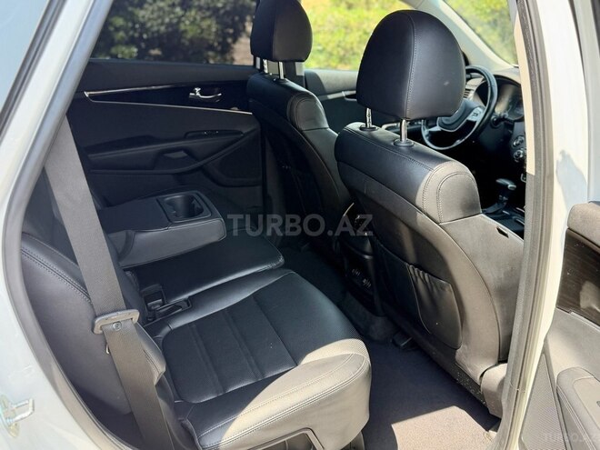 Kia Sorento-11
