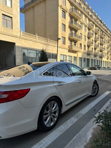 Hyundai Azera-9