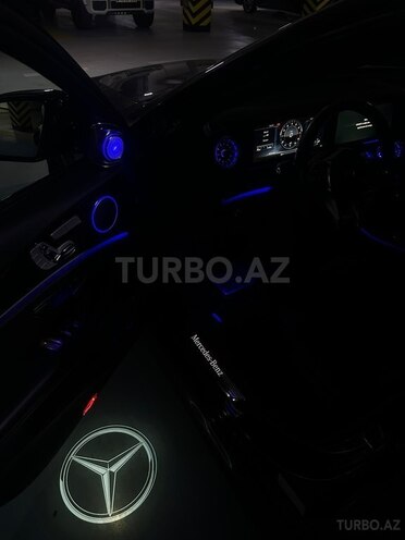 Mercedes E 300-8