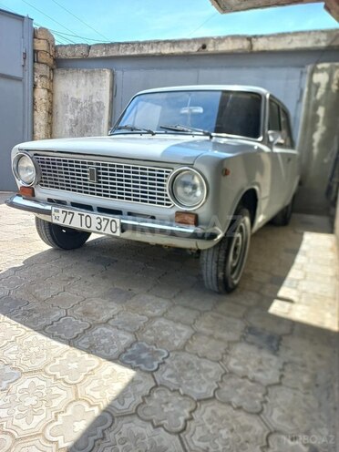 LADA (VAZ) 21011-1