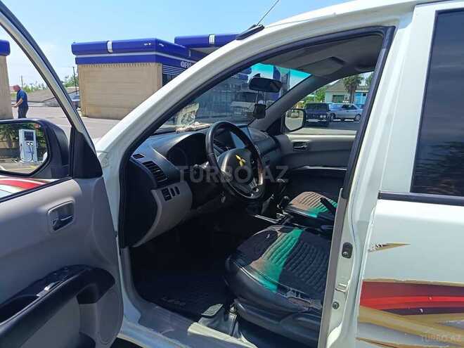 Mitsubishi L200-6