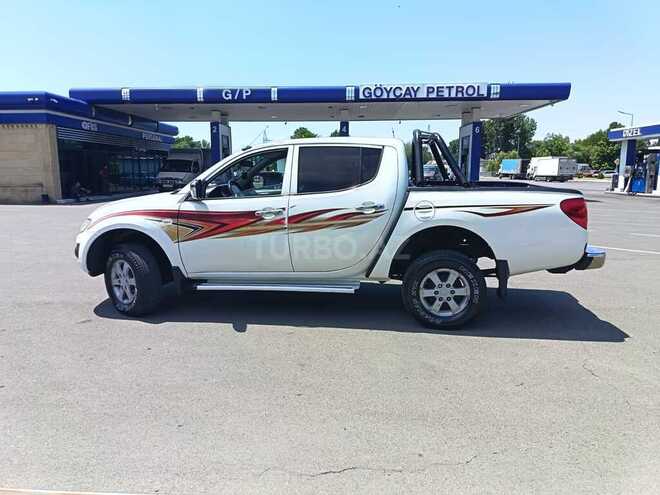 Mitsubishi L200-3