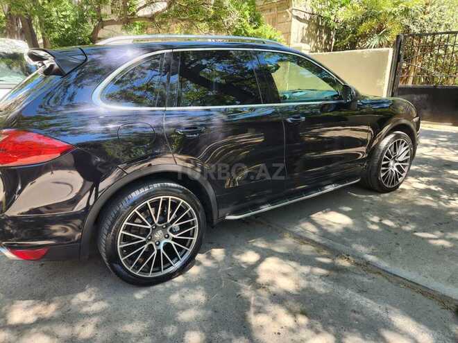 Porsche Cayenne GTS-8