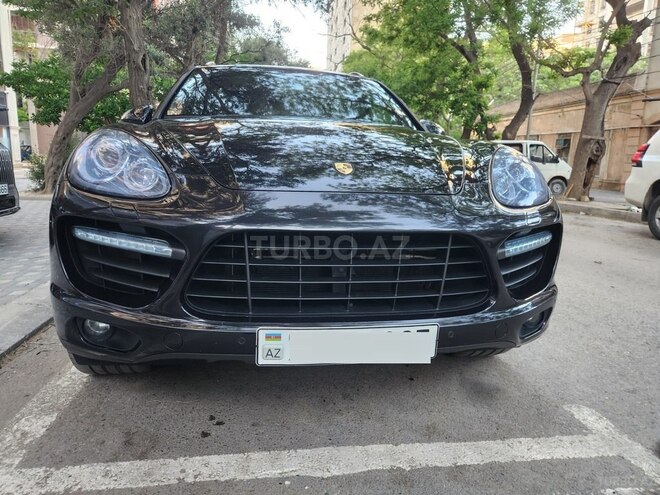 Porsche Cayenne GTS-6