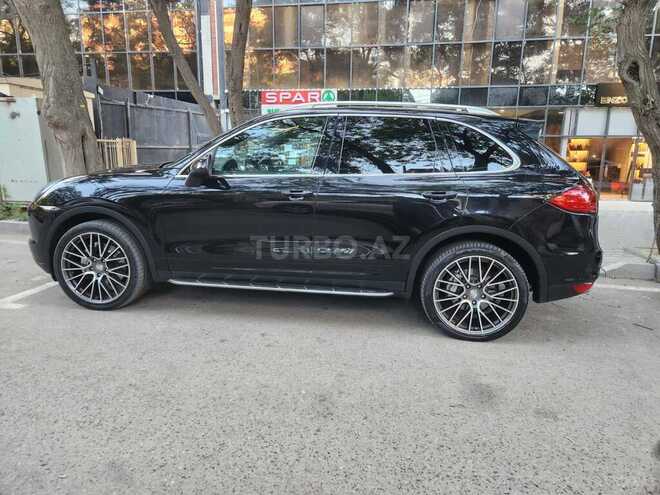 Porsche Cayenne GTS-10