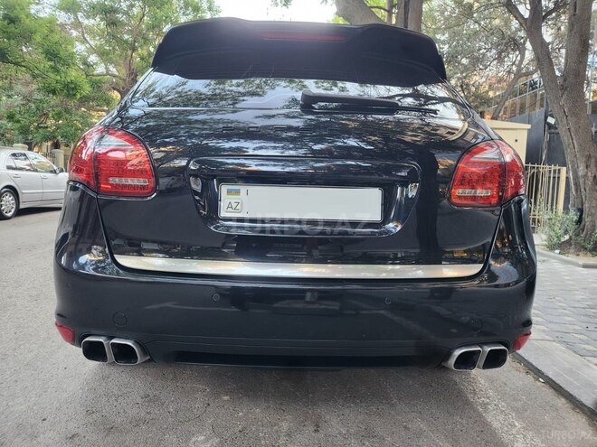 Porsche Cayenne GTS-2