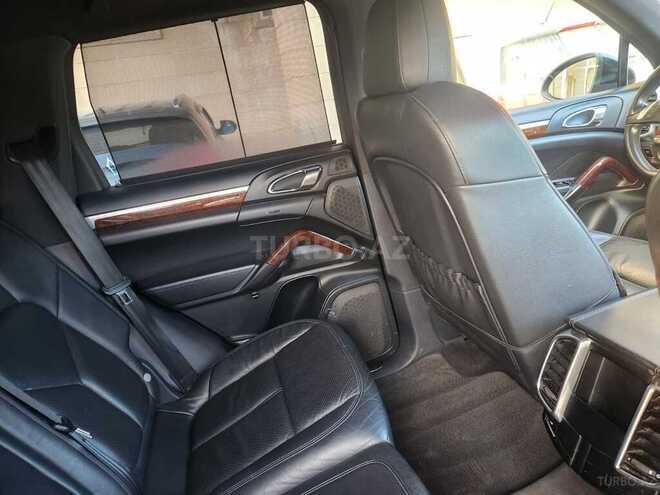 Porsche Cayenne GTS-11