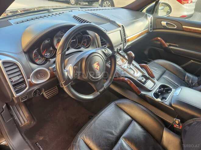 Porsche Cayenne GTS-3