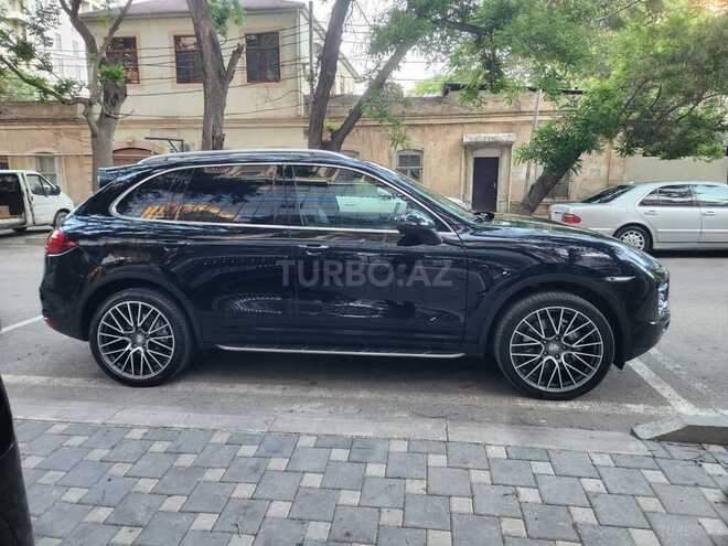 Porsche Cayenne GTS-9