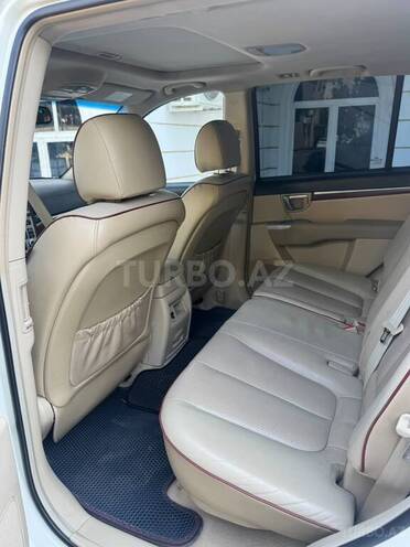 Hyundai Santa Fe-13