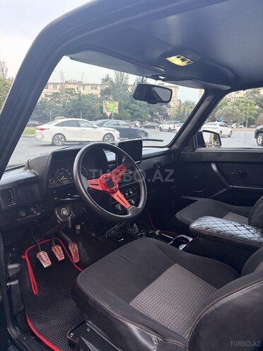LADA (VAZ) Niva-9