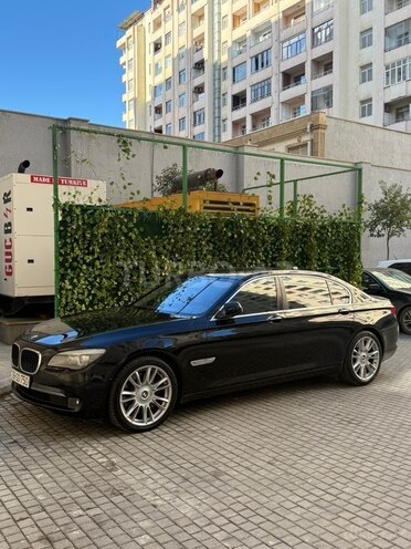 BMW 750-7