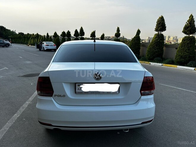 Volkswagen Polo-8