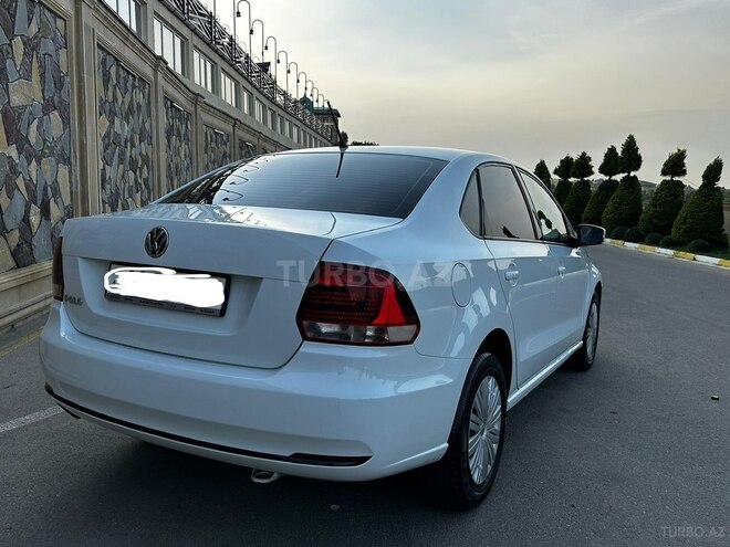 Volkswagen Polo-11
