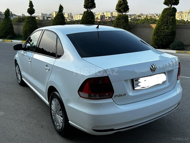 Volkswagen Polo-10
